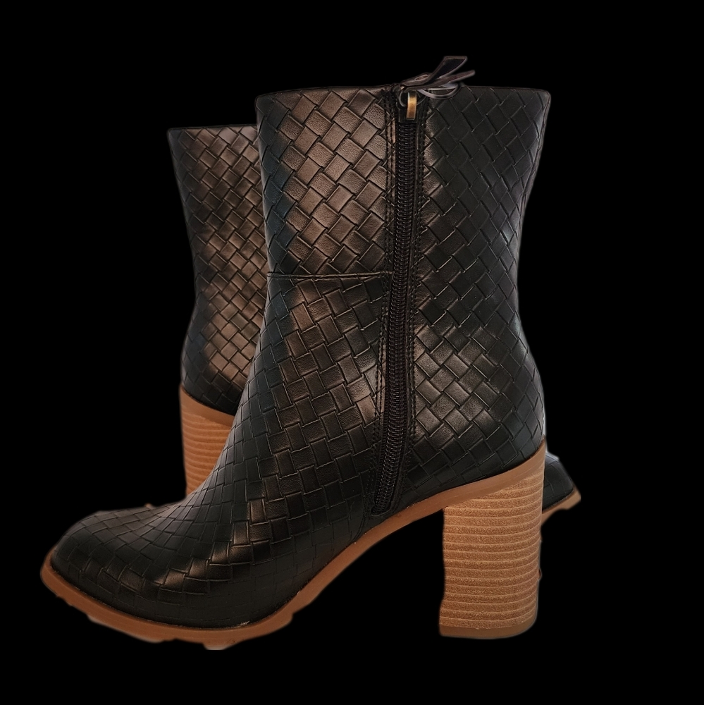 Universal Thread Boots - Size 8 - Picture 5 of 8